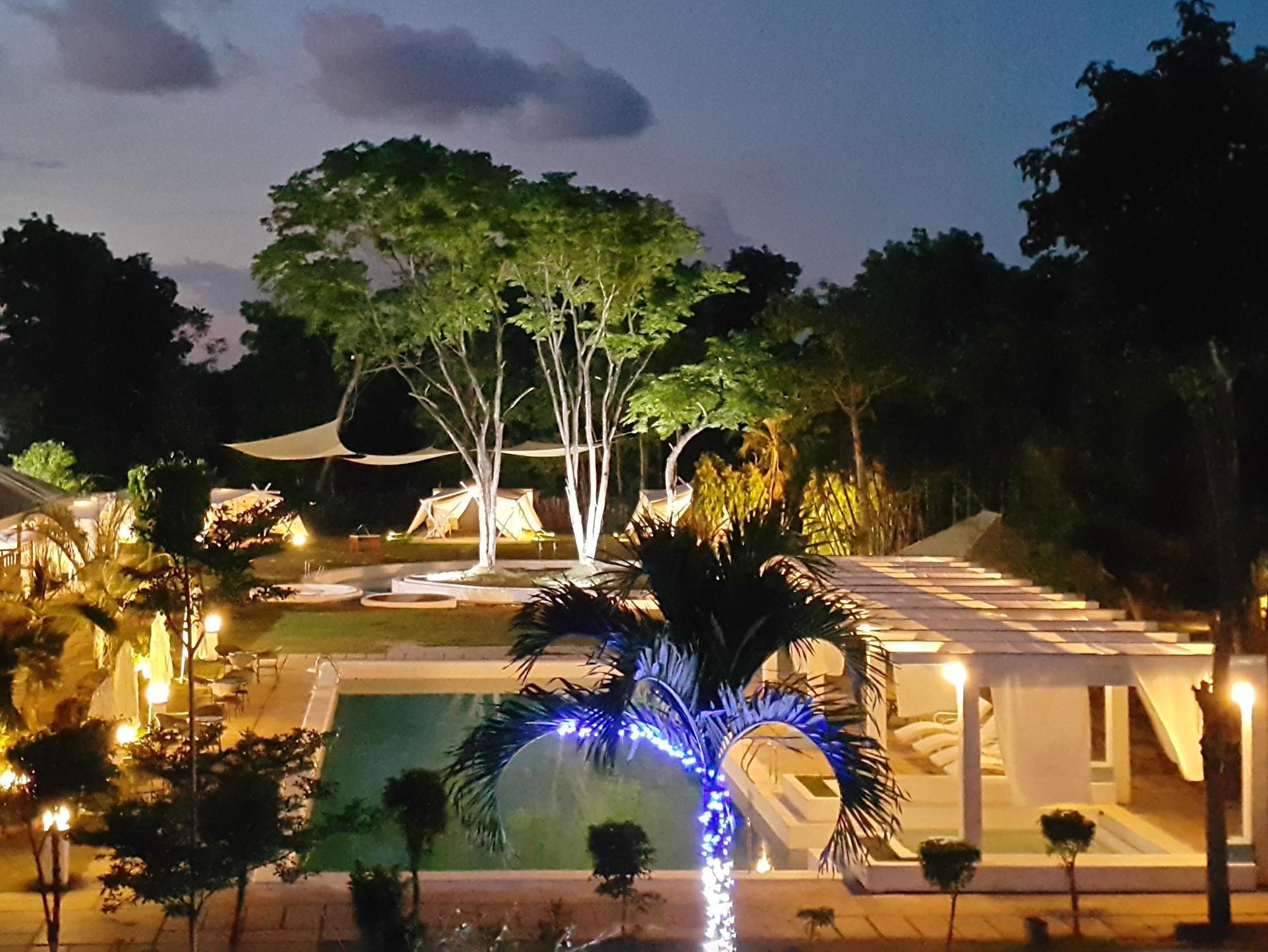 Blue Hotel And Resort Calamba  Exteriör bild
